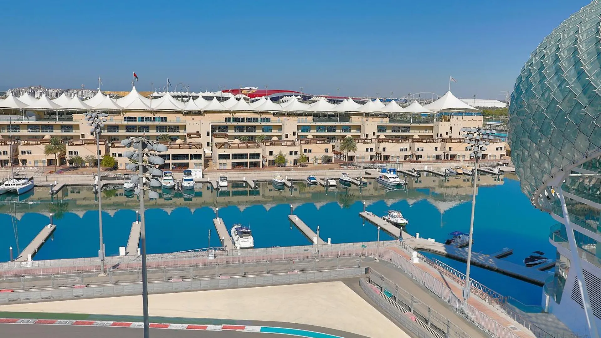 W Abu Dhabi - Yas Island Hotel