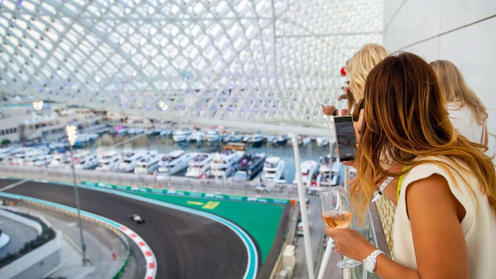 W Abu Dhabi - Yas Island Hotel